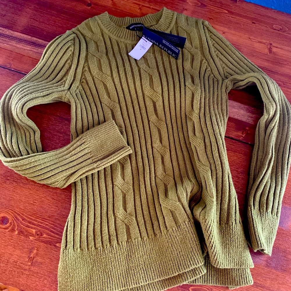 Women’s banana republic sweater